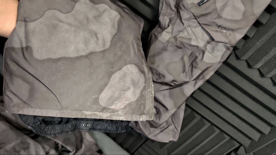 Burton ［ak］スノーボードウェア 迷彩 GORE-TEX 上下セット