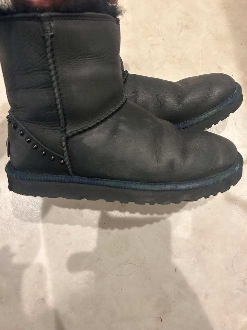 希少色 UGG アグ スタッズ レザーブーツ 25cm ダークグリーン