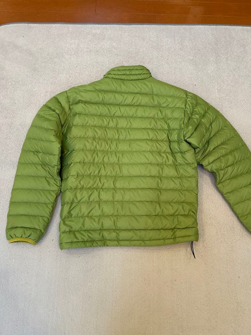 希少 patagonia パタゴニア ダウンセーター グリーン