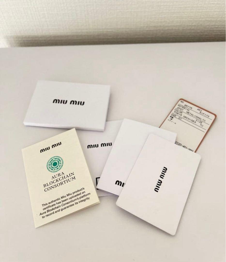 2025SS miumiu エナメルメタル ヘアクリップ 2個セットピンク