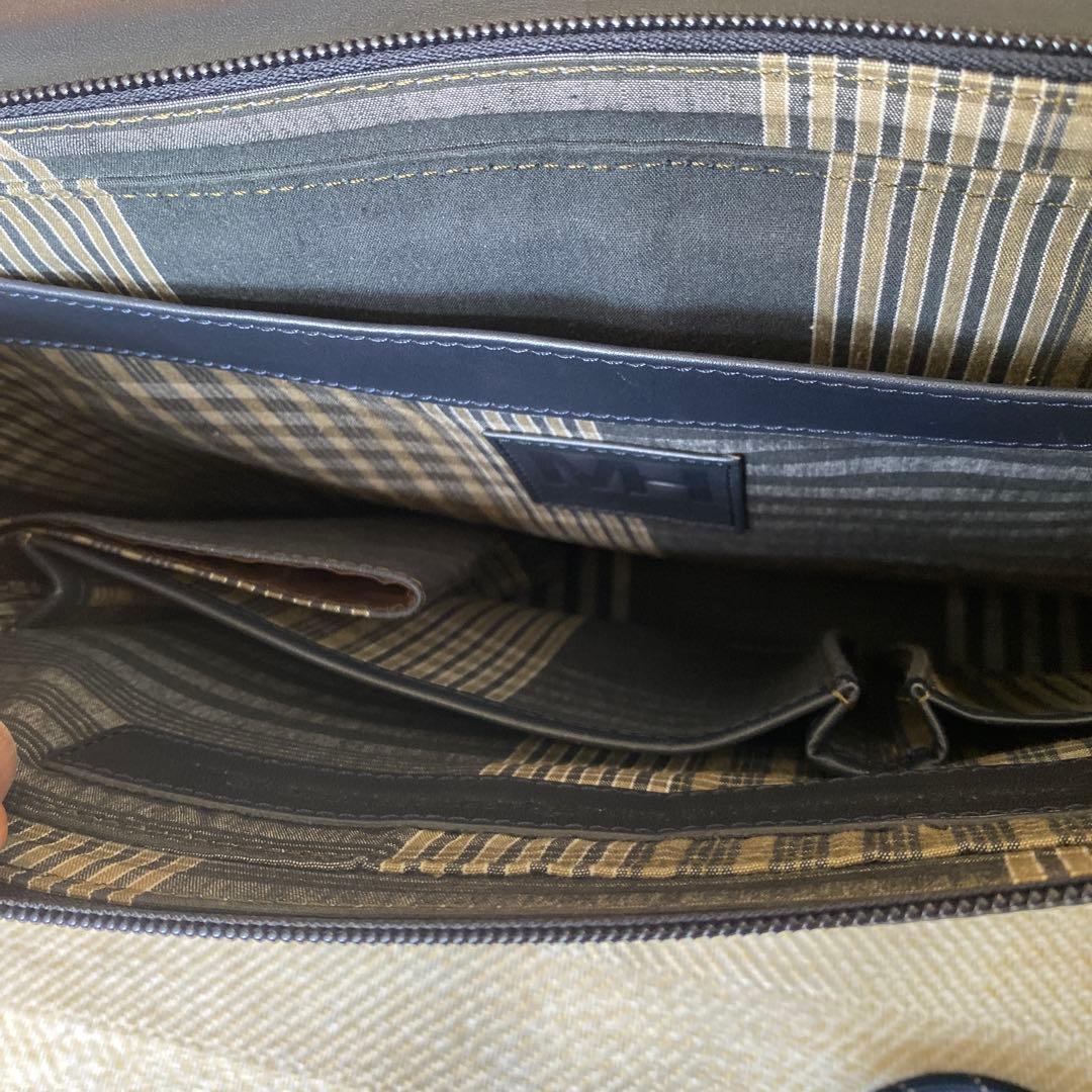 マザーハウス ザダン メッセンジャー ネイビー 斜めフラップ