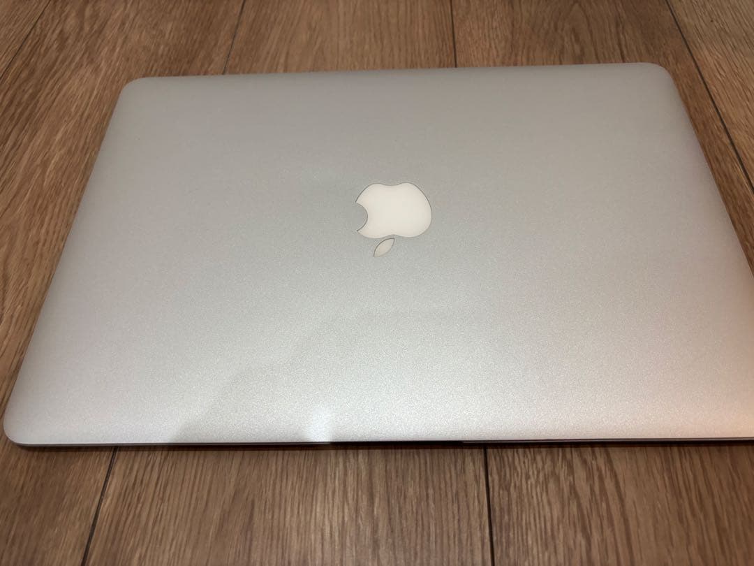 Apple MacBook Air 2015(early)シルバー 13インチ