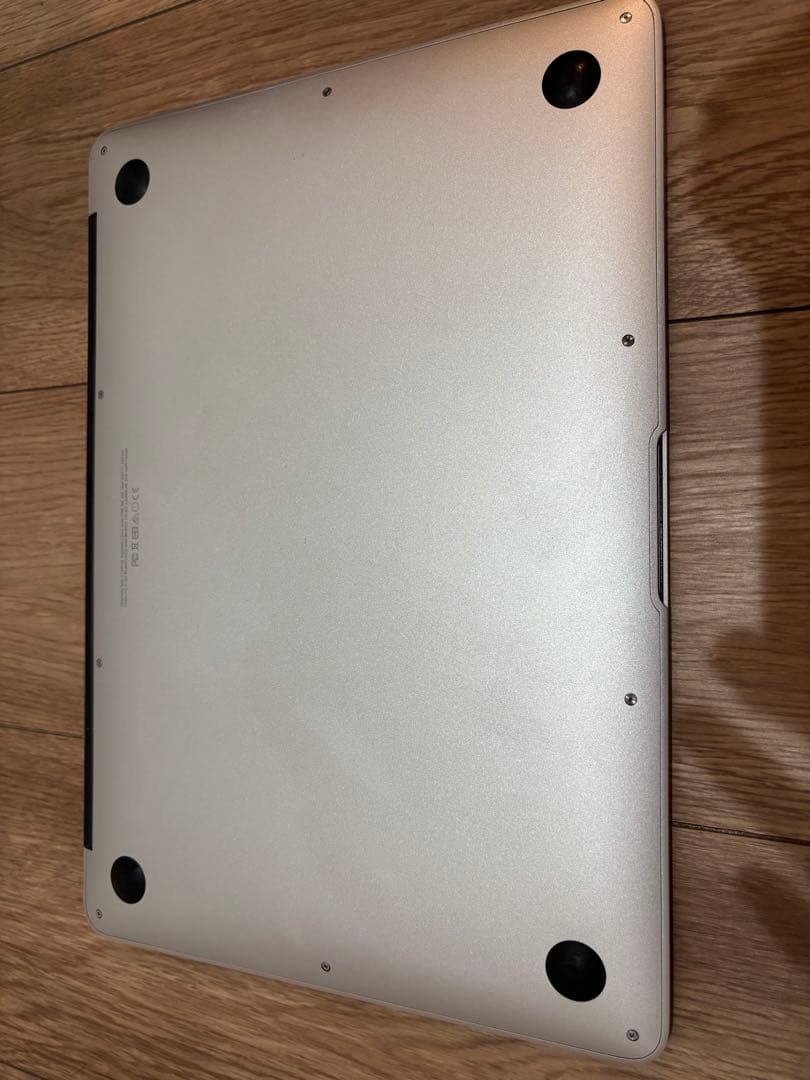 Apple MacBook Air 2015(early)シルバー 13インチ