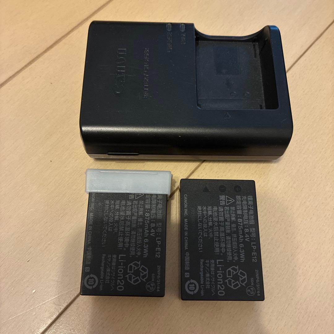 キャノン　EOS kiss M2