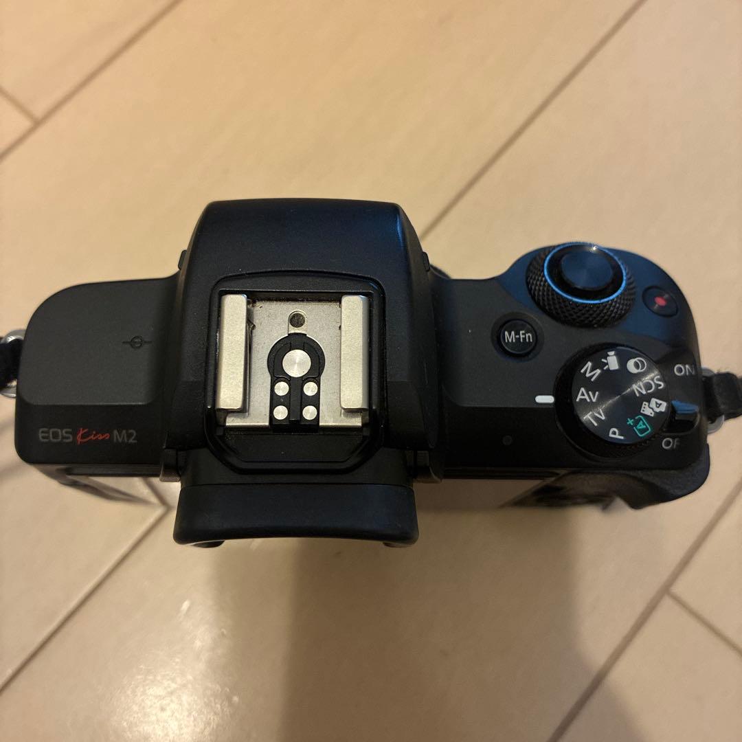 キャノン　EOS kiss M2