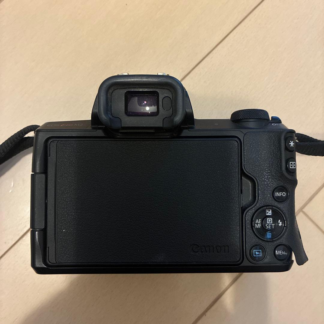 キャノン　EOS kiss M2