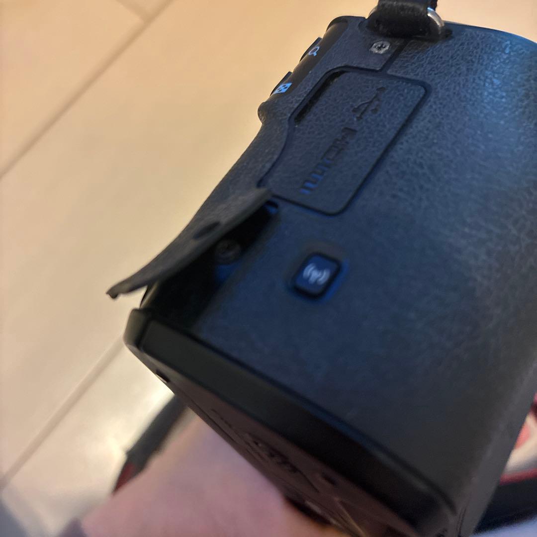 キャノン　EOS kiss M2