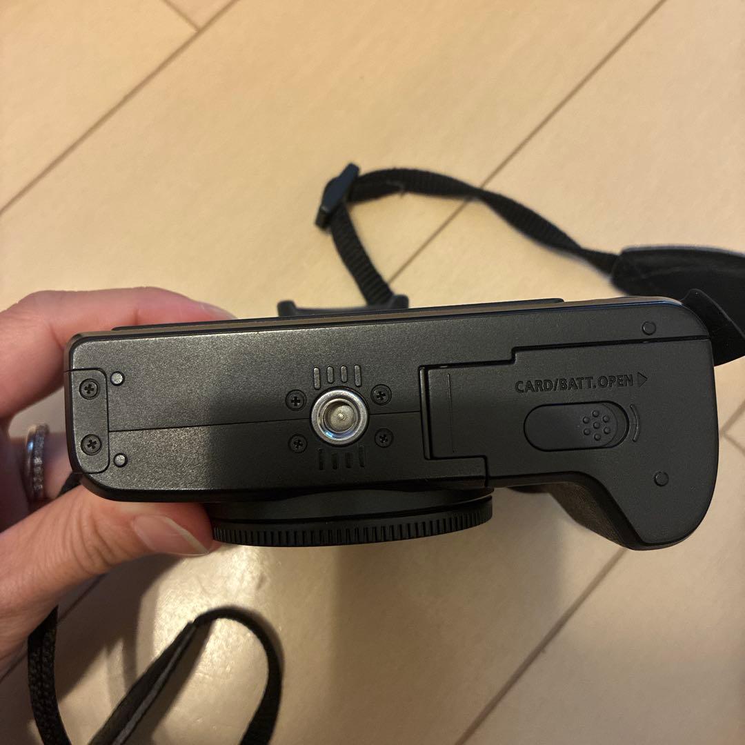 キャノン　EOS kiss M2