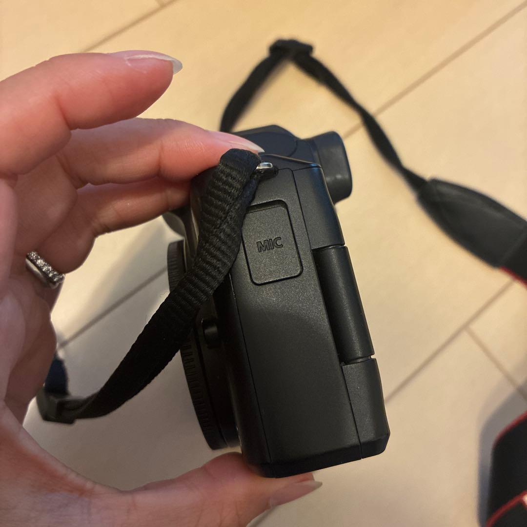 キャノン　EOS kiss M2