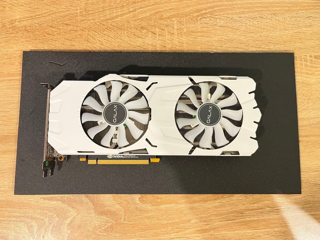 グラフィックボード・グラボ・ビデオカード GK-GTX1080Ti-E11GB/WHITE