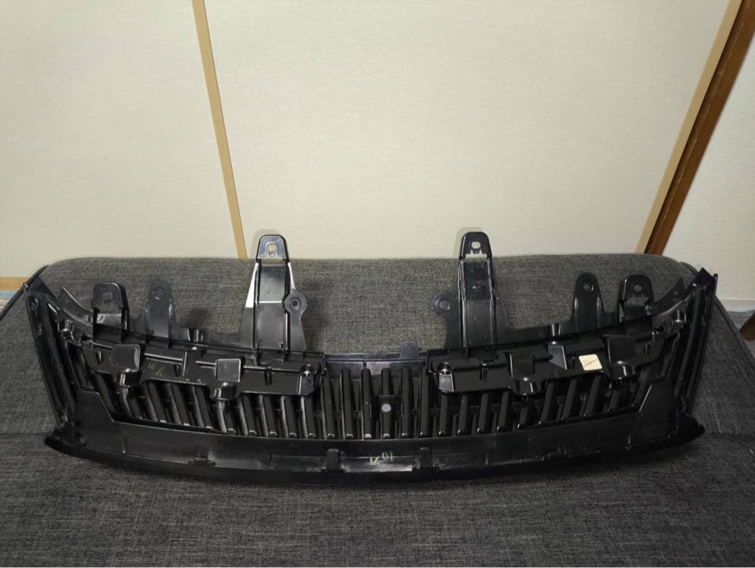 瑞*ん様 60ハリアー　フロントグリル　中古品