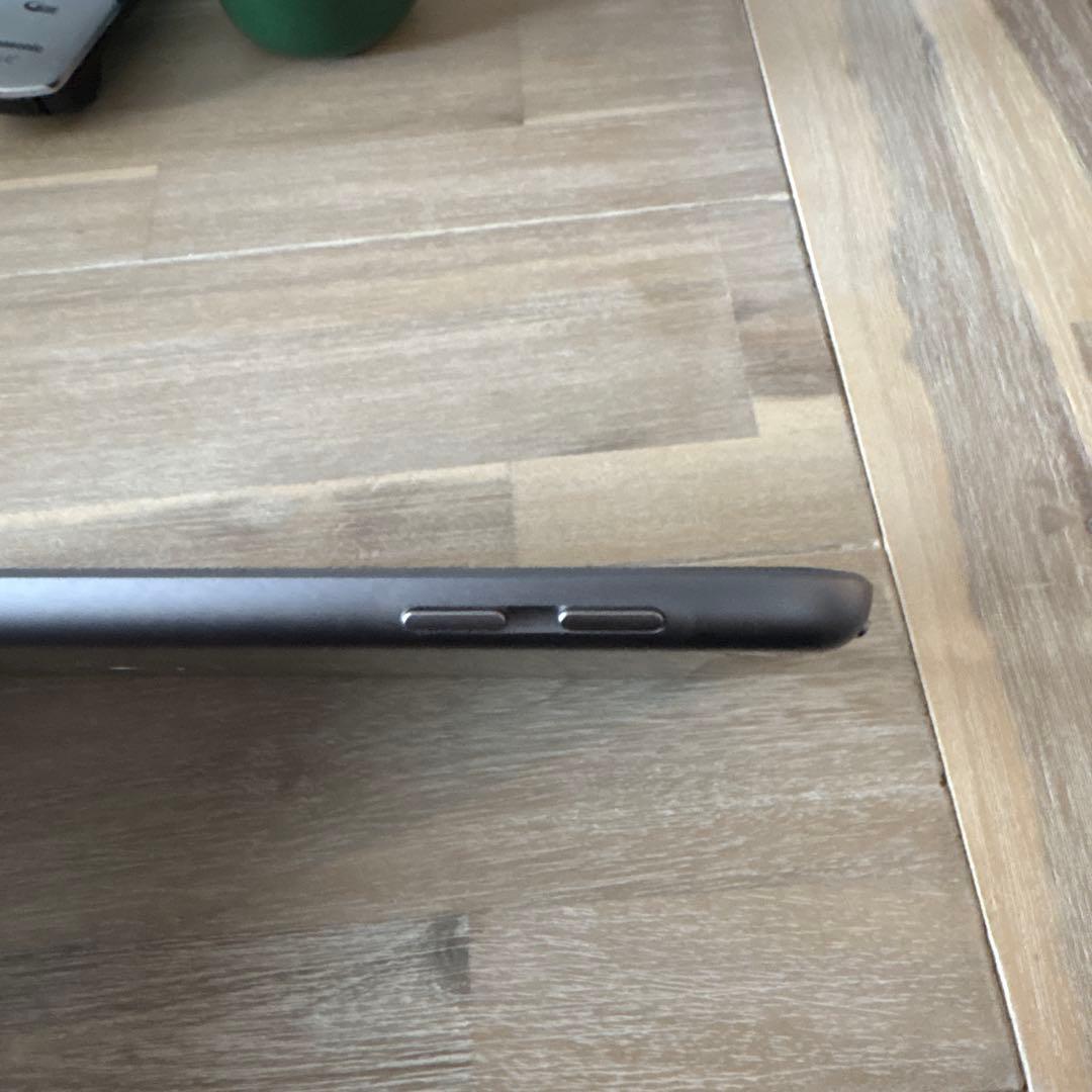 iPad 第6世代 128GB シルバー