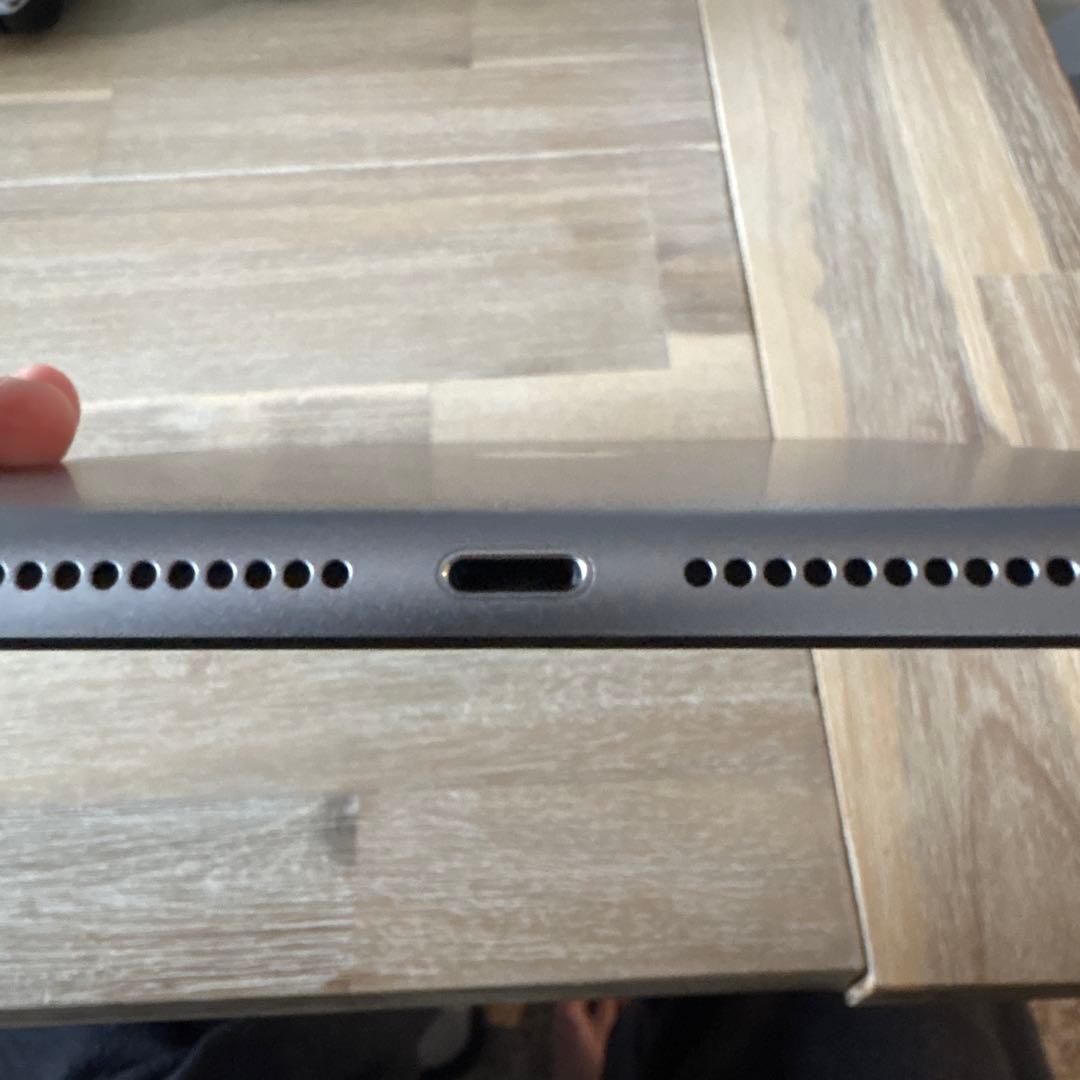 iPad 第6世代 128GB シルバー