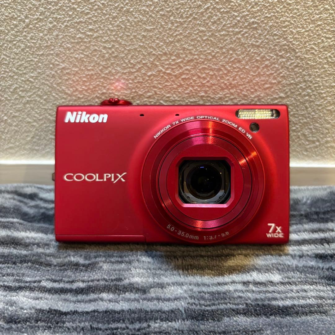 【極美品】Nikon COOLPIX S6100 デジタルカメラ　付属品完備