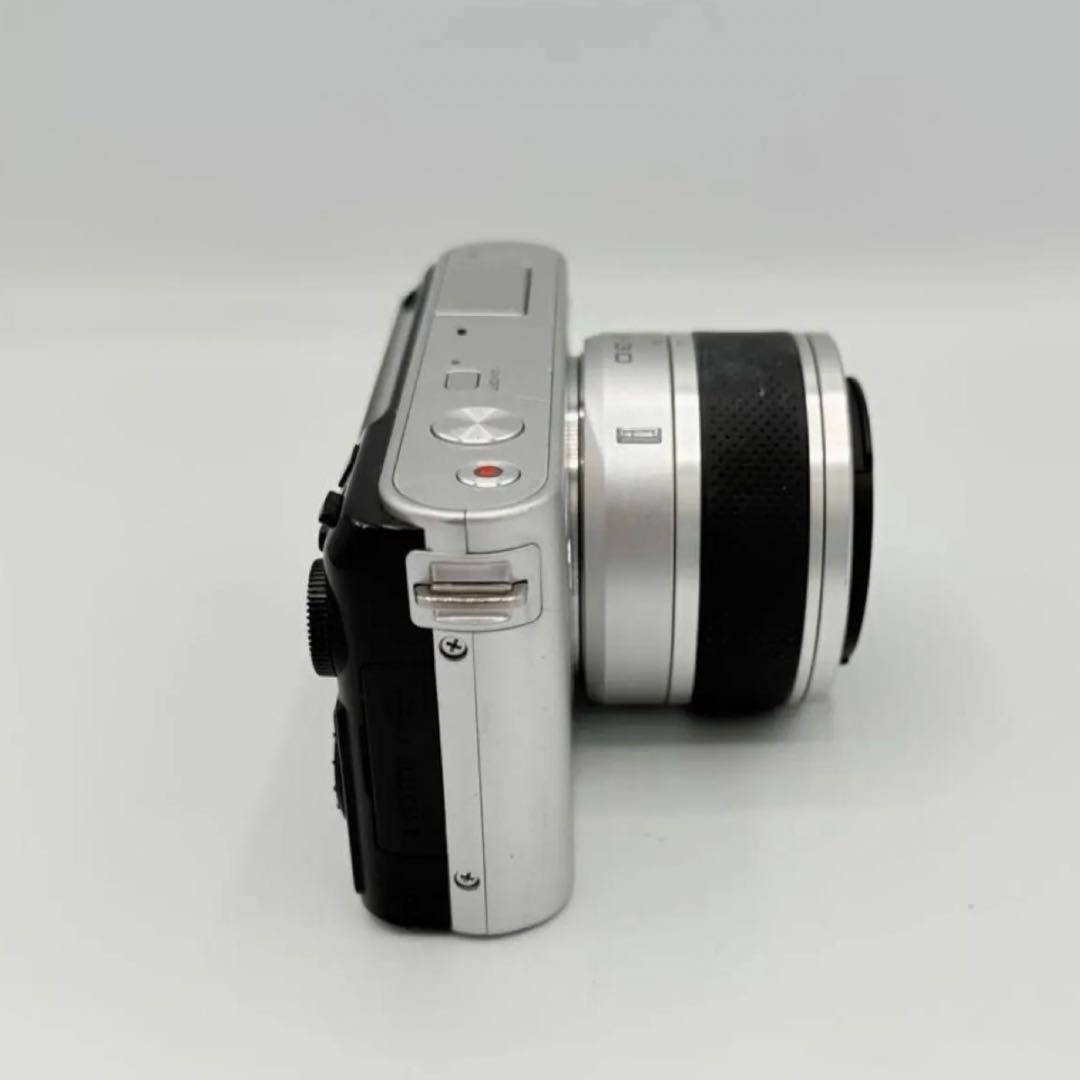 Nikon 1 J1 ニコン　デジタルカメラ　レンズ　シルバー　ボディ　箱あり