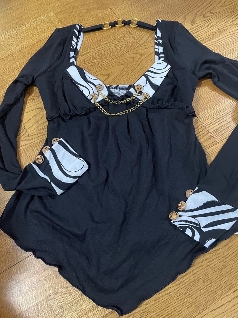 d.i.aの新品トップス