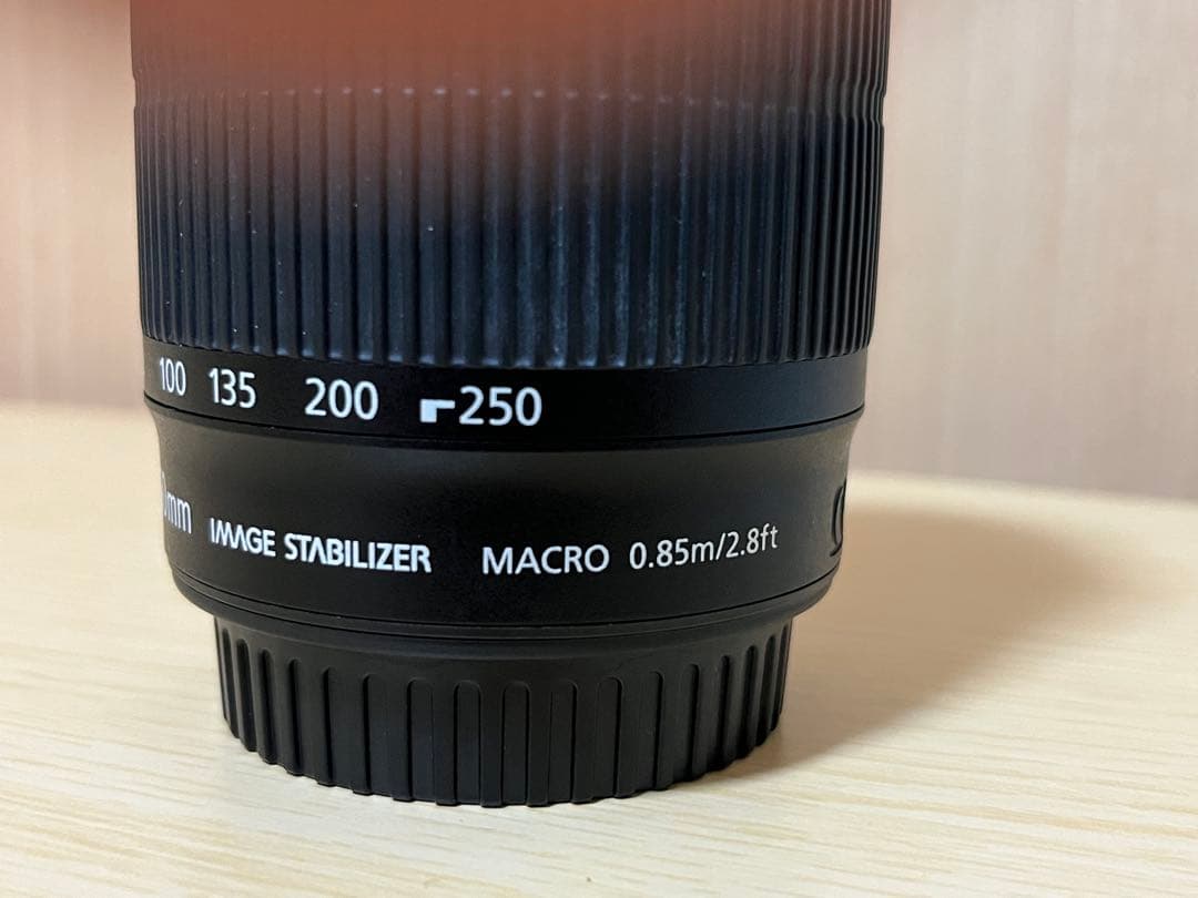 Canon EF-S 55-250mm レンズとET63カバー