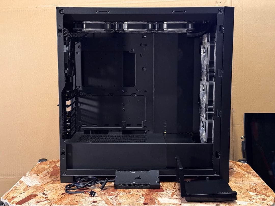 Corsair 5000D +RGBファンx9 +RGBファンコントローラー