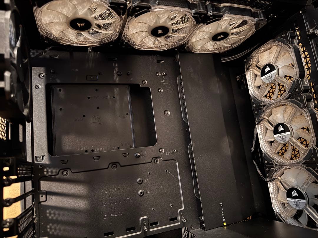 Corsair 5000D +RGBファンx9 +RGBファンコントローラー