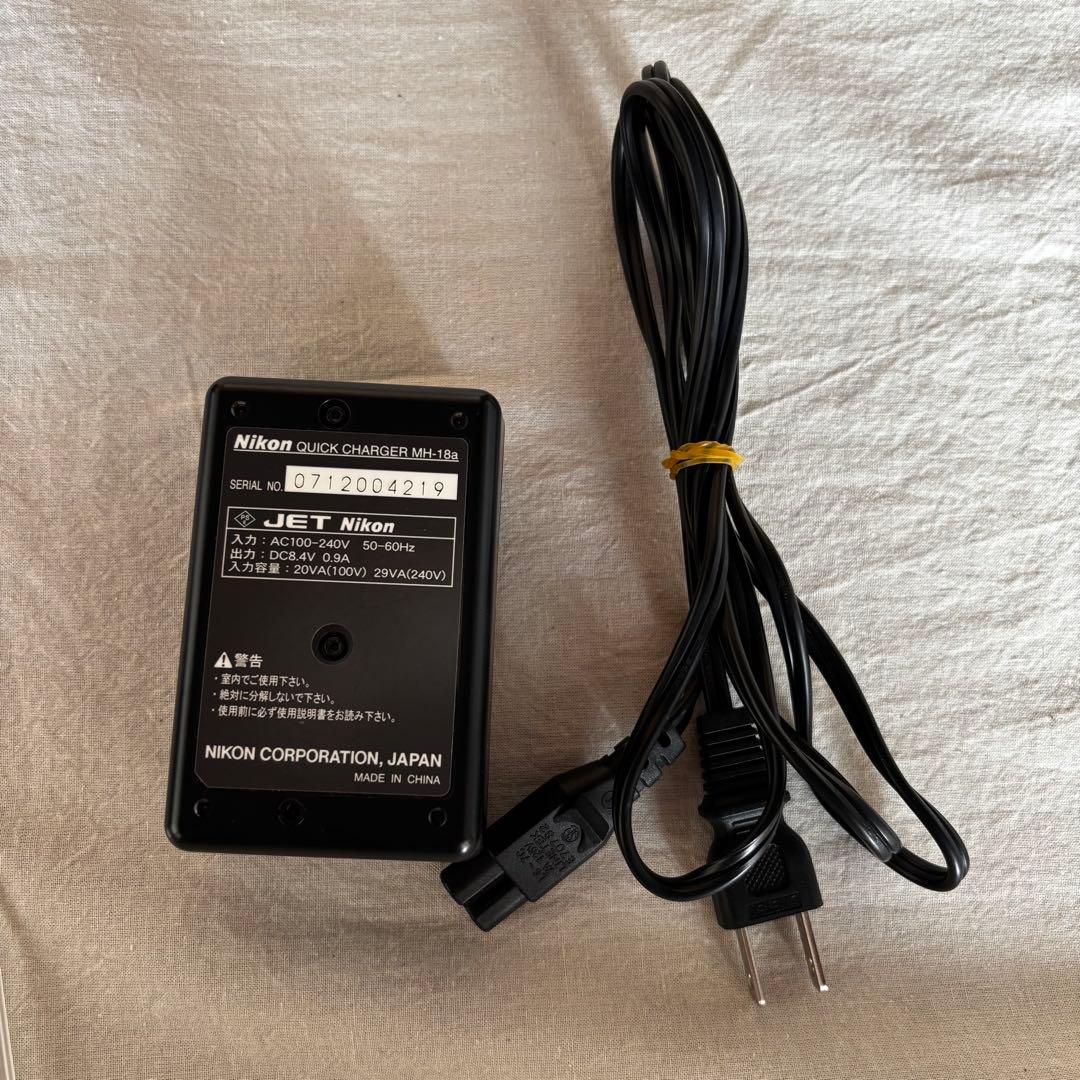 ◆Nikon D300 ◆デジタル一眼レフカメラ　完全ガイド付き　バッテリー付き