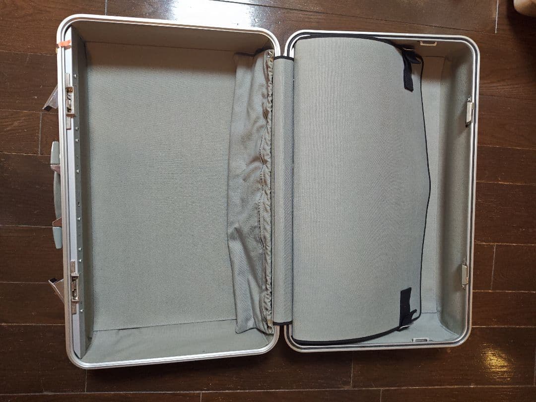 ゼロハリバートン　アタッシュケース　中サイズ