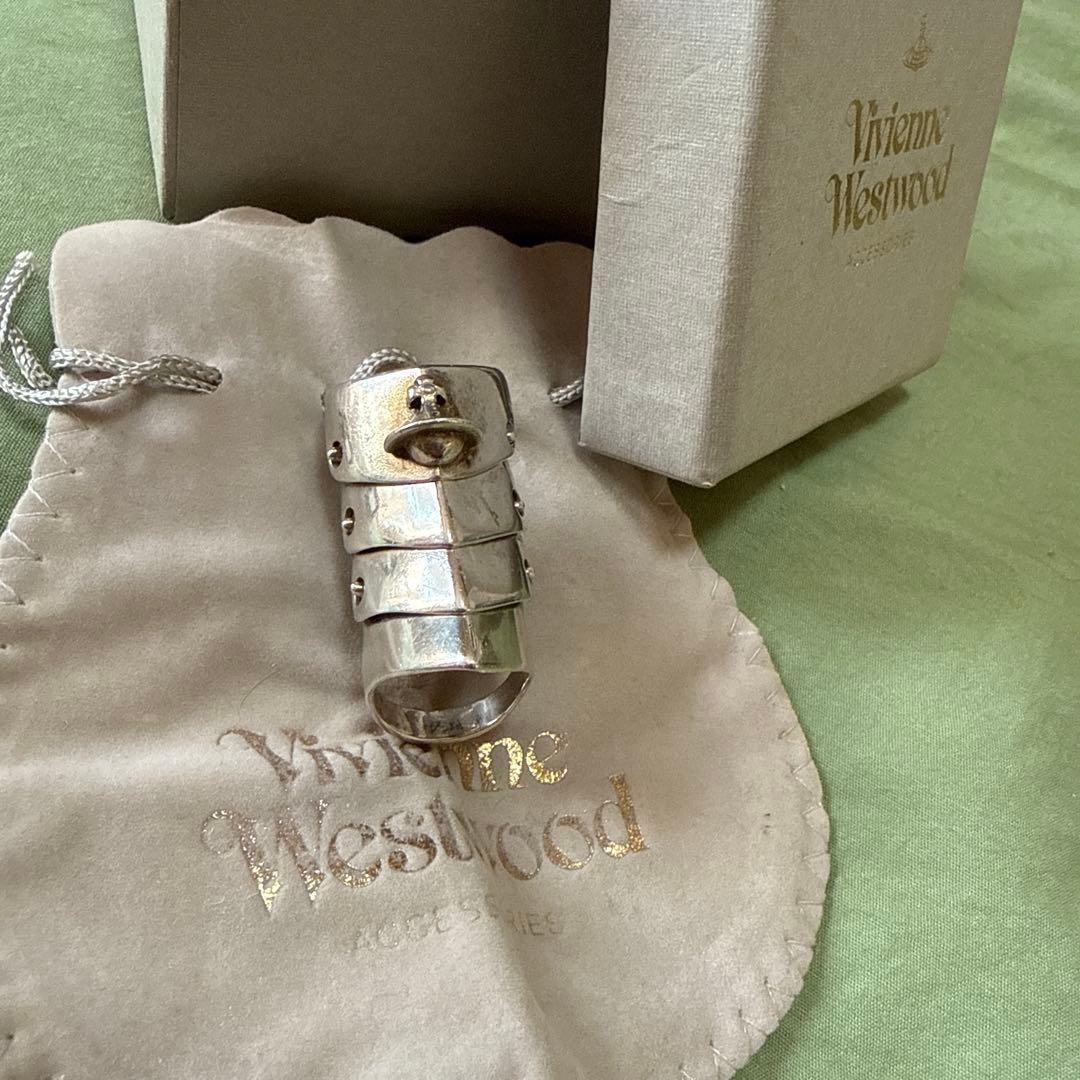 Vivienne Westwood シルバーアーマーリング