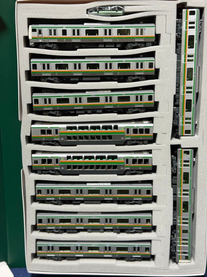 KATO E233系3000番台 8両基本+増結2両 10両編成になってます