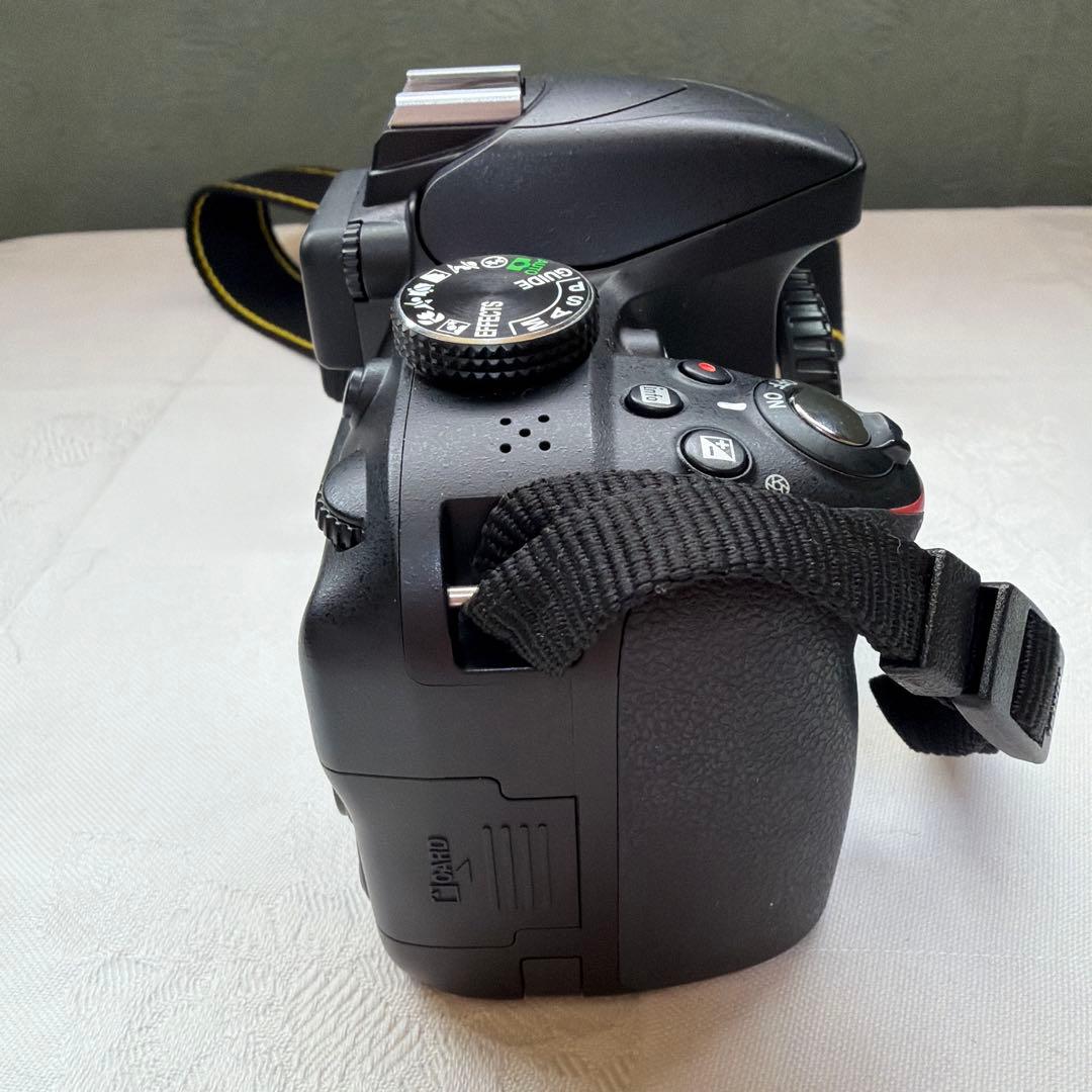 Nikon D3300 デジタル一眼レフカメラ ダブルズームレンズキット　美品