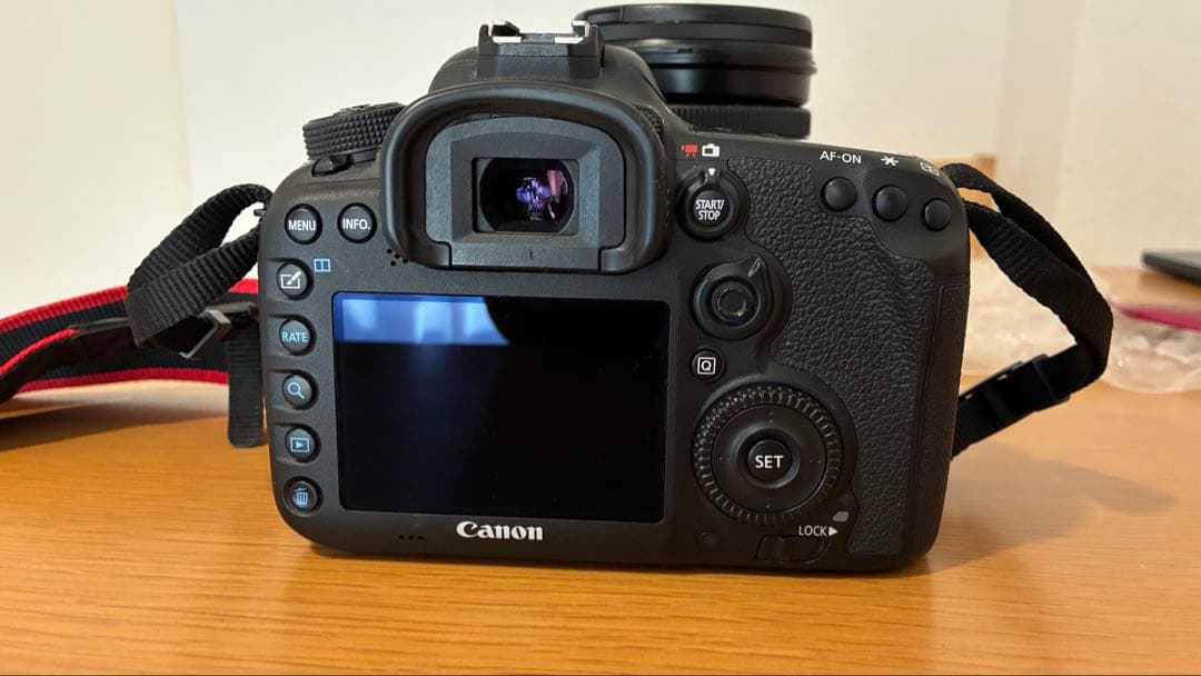 デジタルカメラ Canon EOS 7D Mark II + EF-S 18-200mm