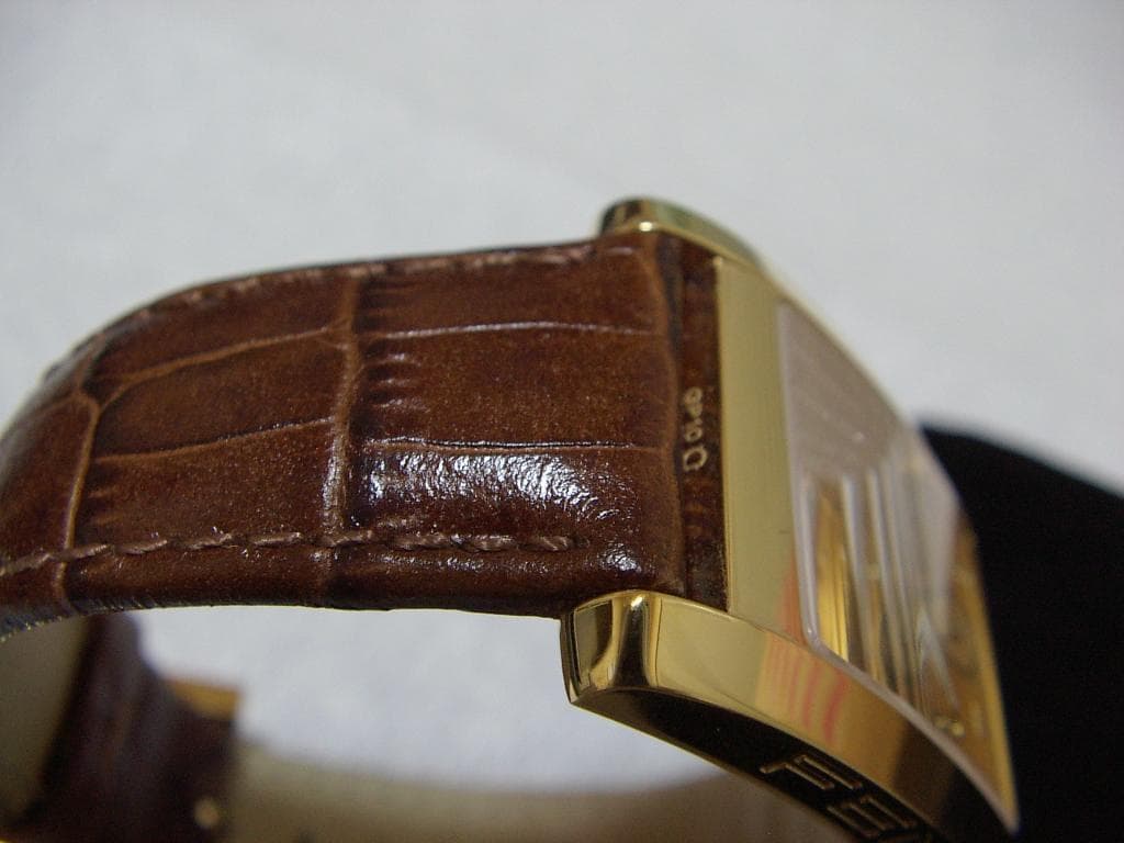 【美品】FENDI アナログ時計 ゴールド 7000G　電池交換済