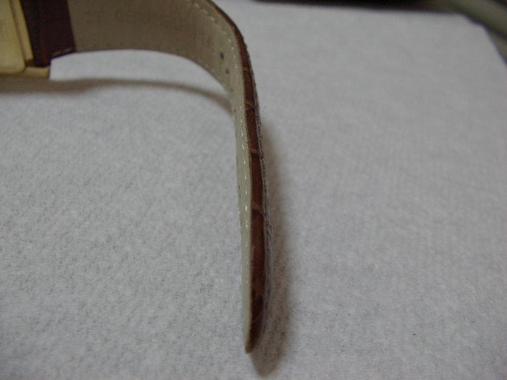 【美品】FENDI アナログ時計 ゴールド 7000G　電池交換済