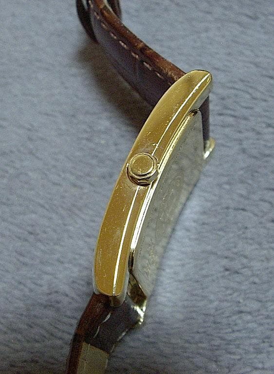 【美品】FENDI アナログ時計 ゴールド 7000G　電池交換済