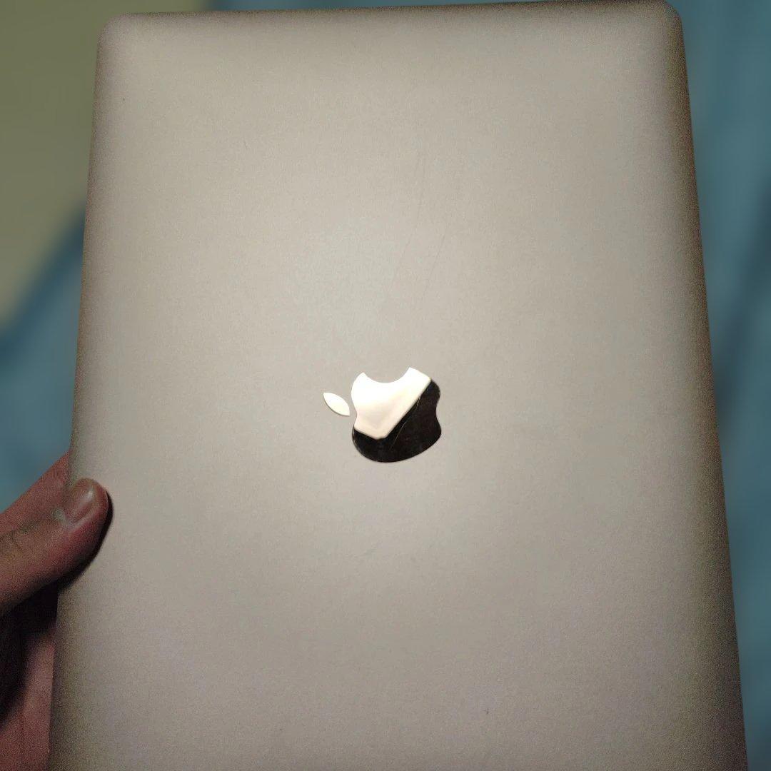 Apple MacBook 13インチ