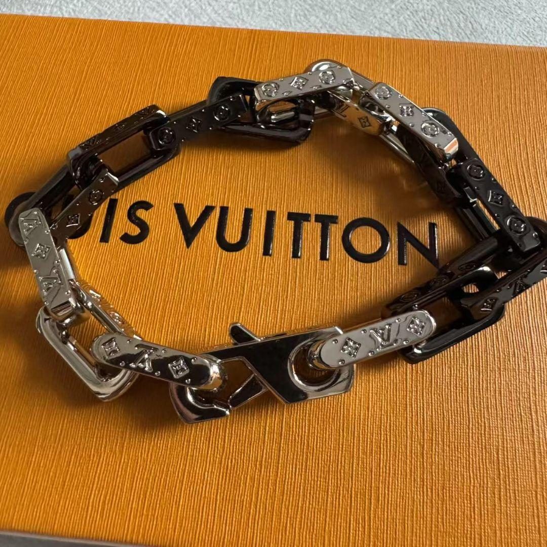 【送料込み】 コリエチェーンモノグラム ブレスレット