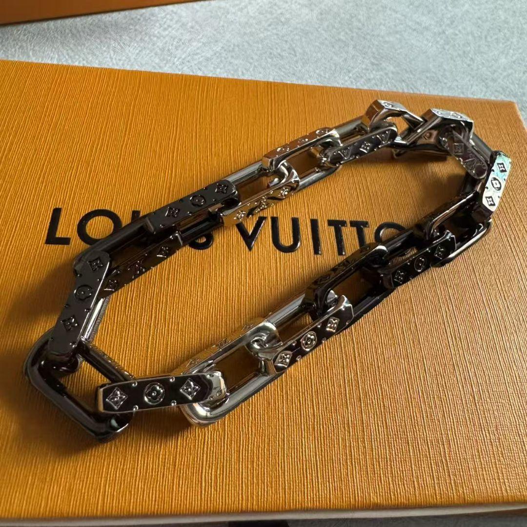 【送料込み】 コリエチェーンモノグラム ブレスレット