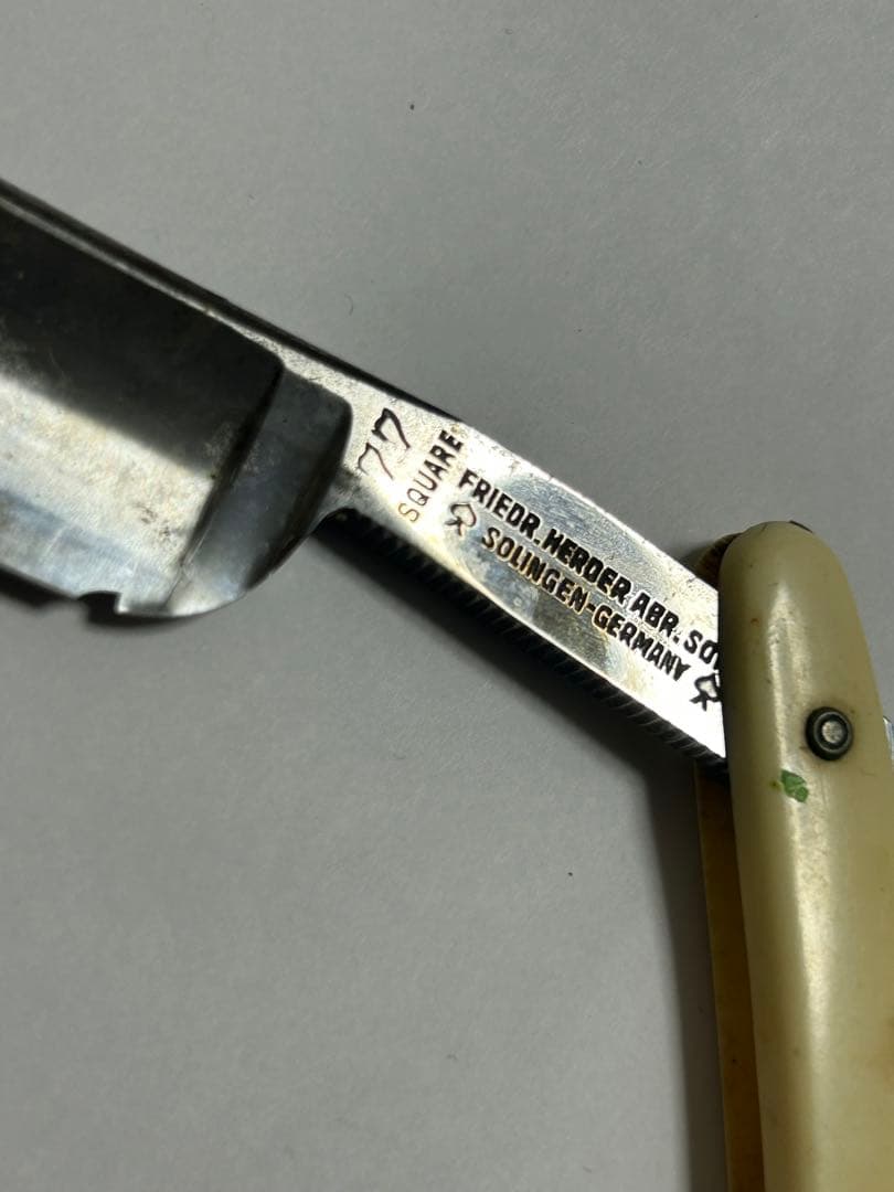 ゾーリンゲン　77 SQUARE 剃刀　カミソリ　欠けあり　理容道具