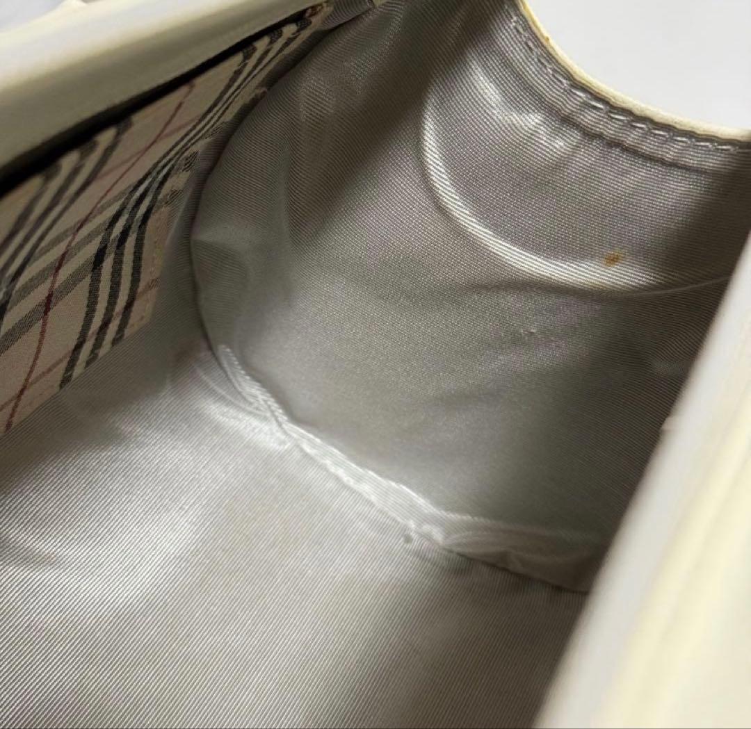 极美品 ホワイト 円筒形 ハンドバッグ