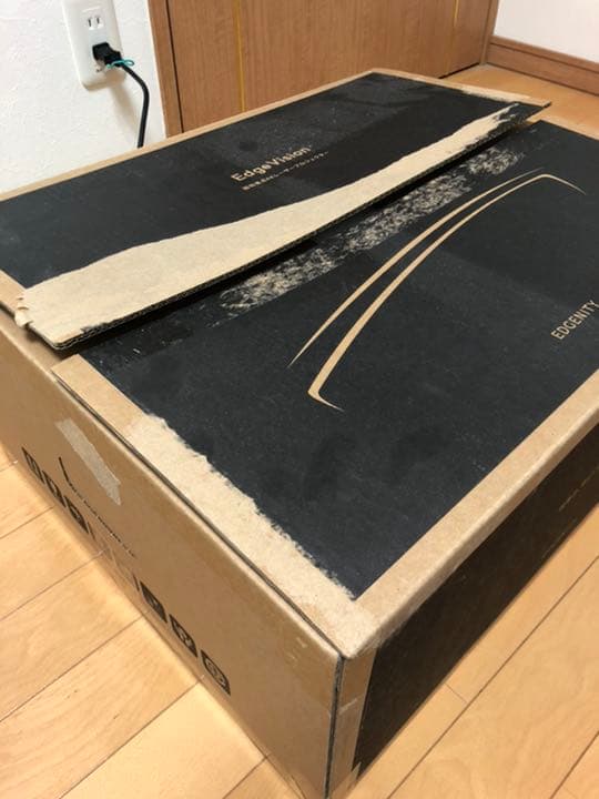 EDGENITY / Edge Vision 超短焦点4Kプロジェクター