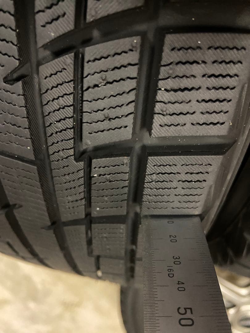 送料込み　15インチ　スタッドレスタイヤとホイールセット