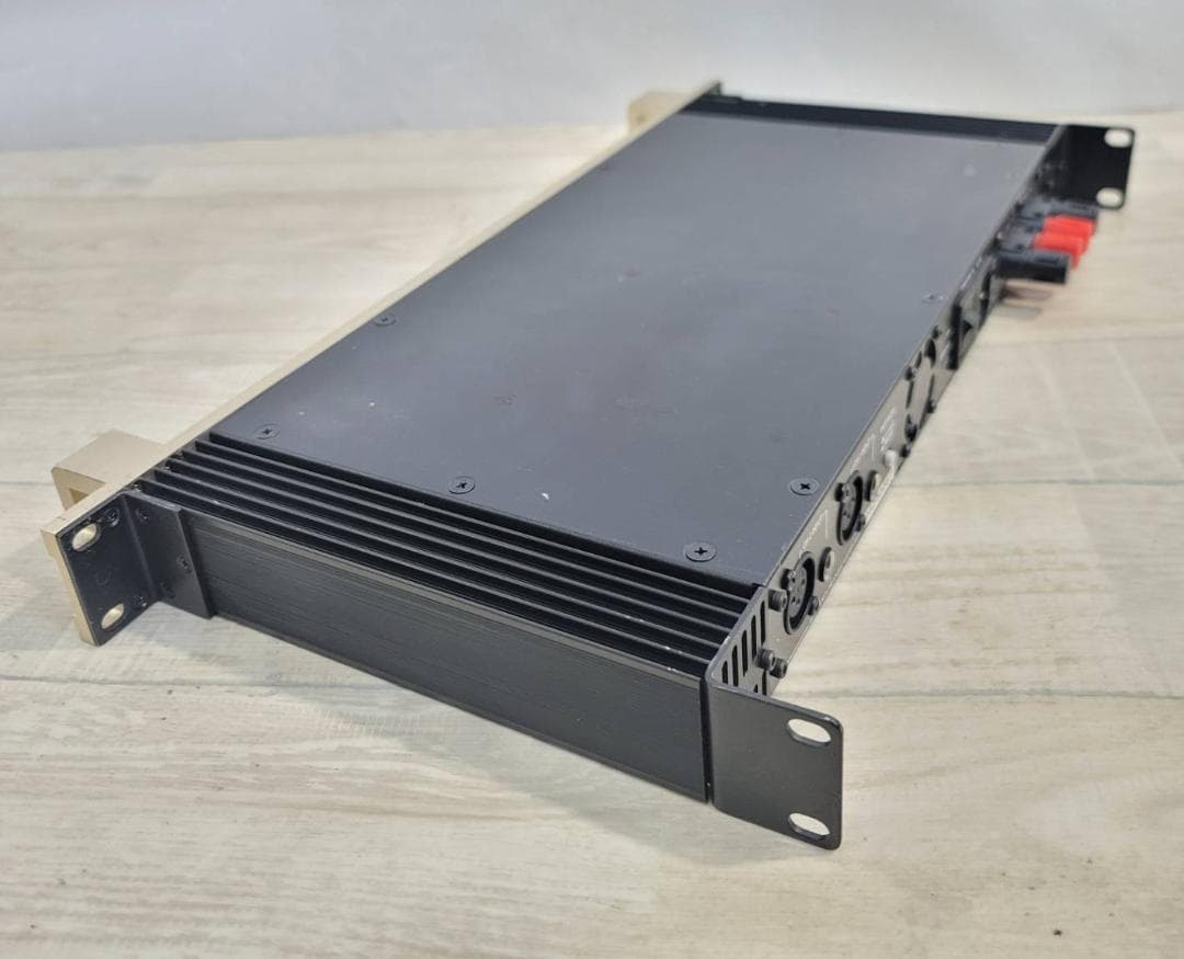 【良品】CLASSIC PRO ステレオ・パワーアンプ 1Uサイズ CP400