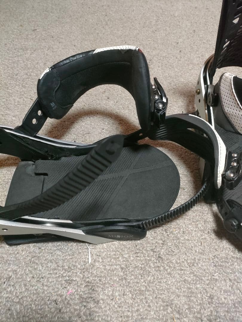 BURTON　バインディング　Mission　CARTEL　GENESIS　など