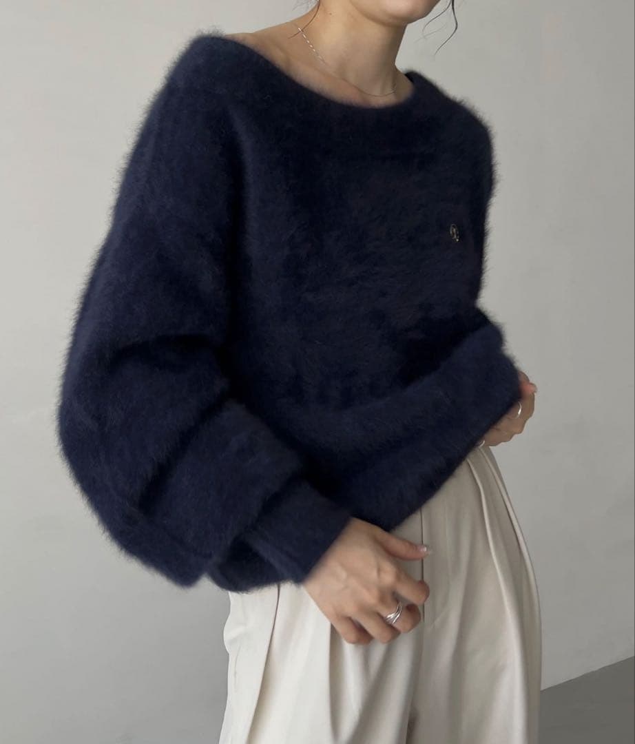 カプリシュレマージュ FOXカシミアボートネックニット