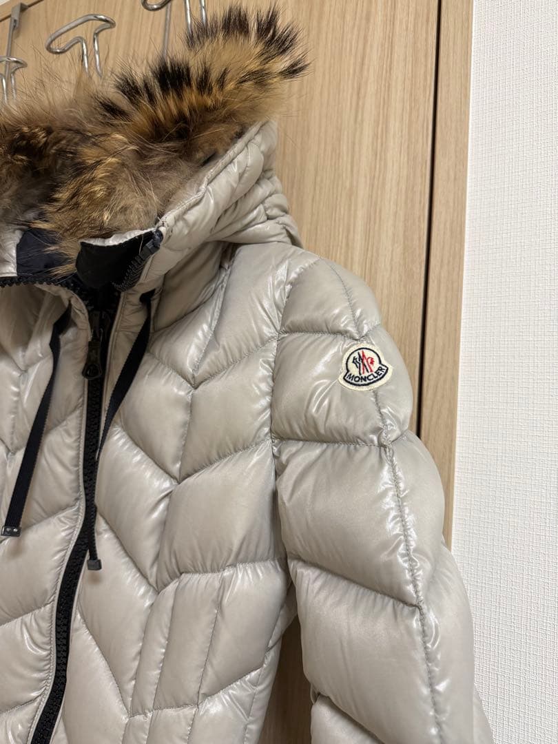 00サイズ　モンクレール　ファー付きダウンジャケット