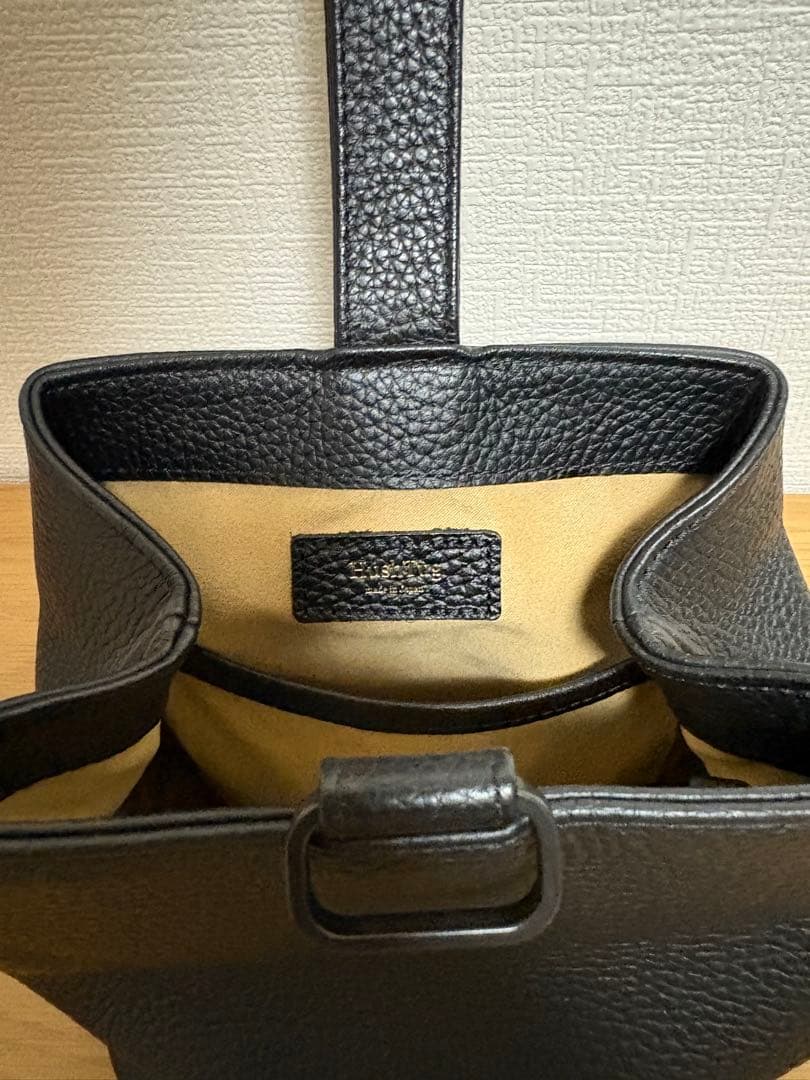 Hush Tug 巾着レザーバッグ ブラック