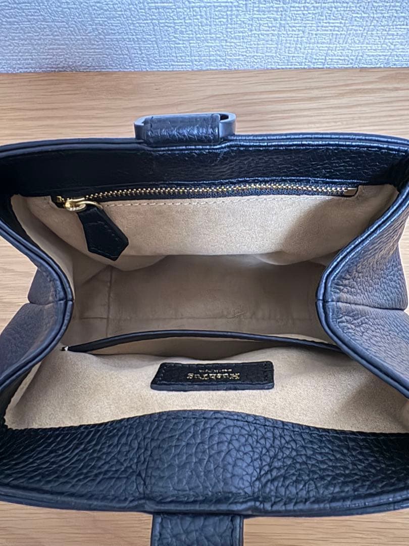 Hush Tug 巾着レザーバッグ ブラック