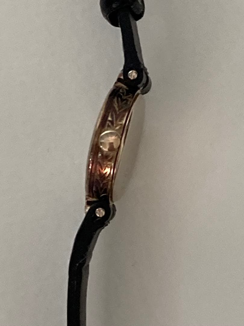 ミモザ ！アガット　agete ラウンドフェイス革ベルトウォッチ　時計