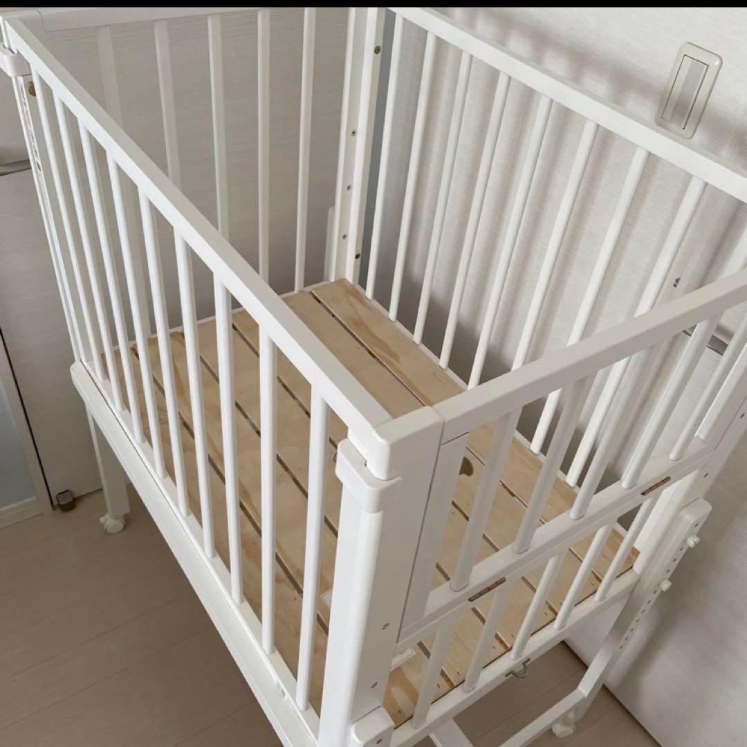 大和屋　ベビーベッド　そいねーるミニ　ホワイト　サポートベルト　マットレス付き