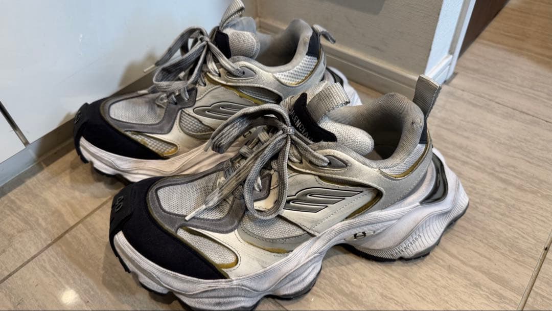 BALENCIAGAカーゴスニーカー