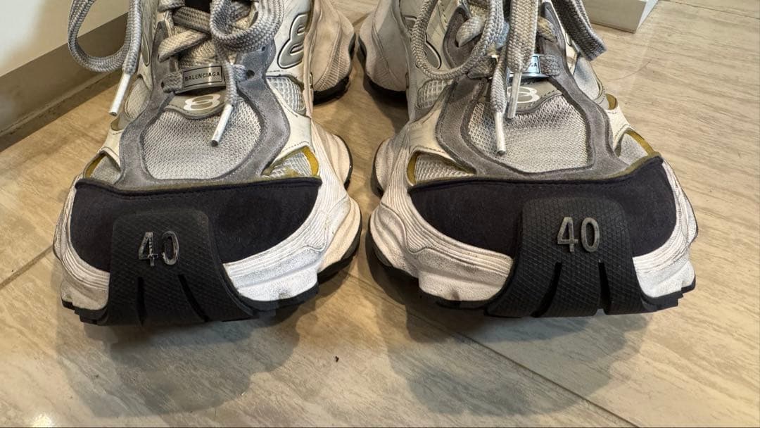 BALENCIAGAカーゴスニーカー