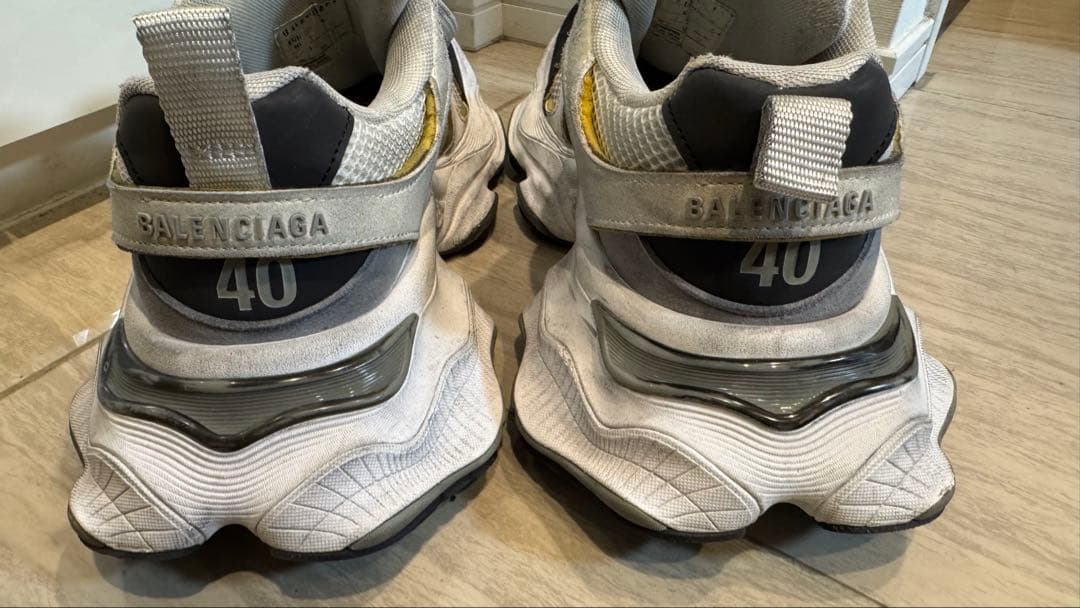 BALENCIAGAカーゴスニーカー